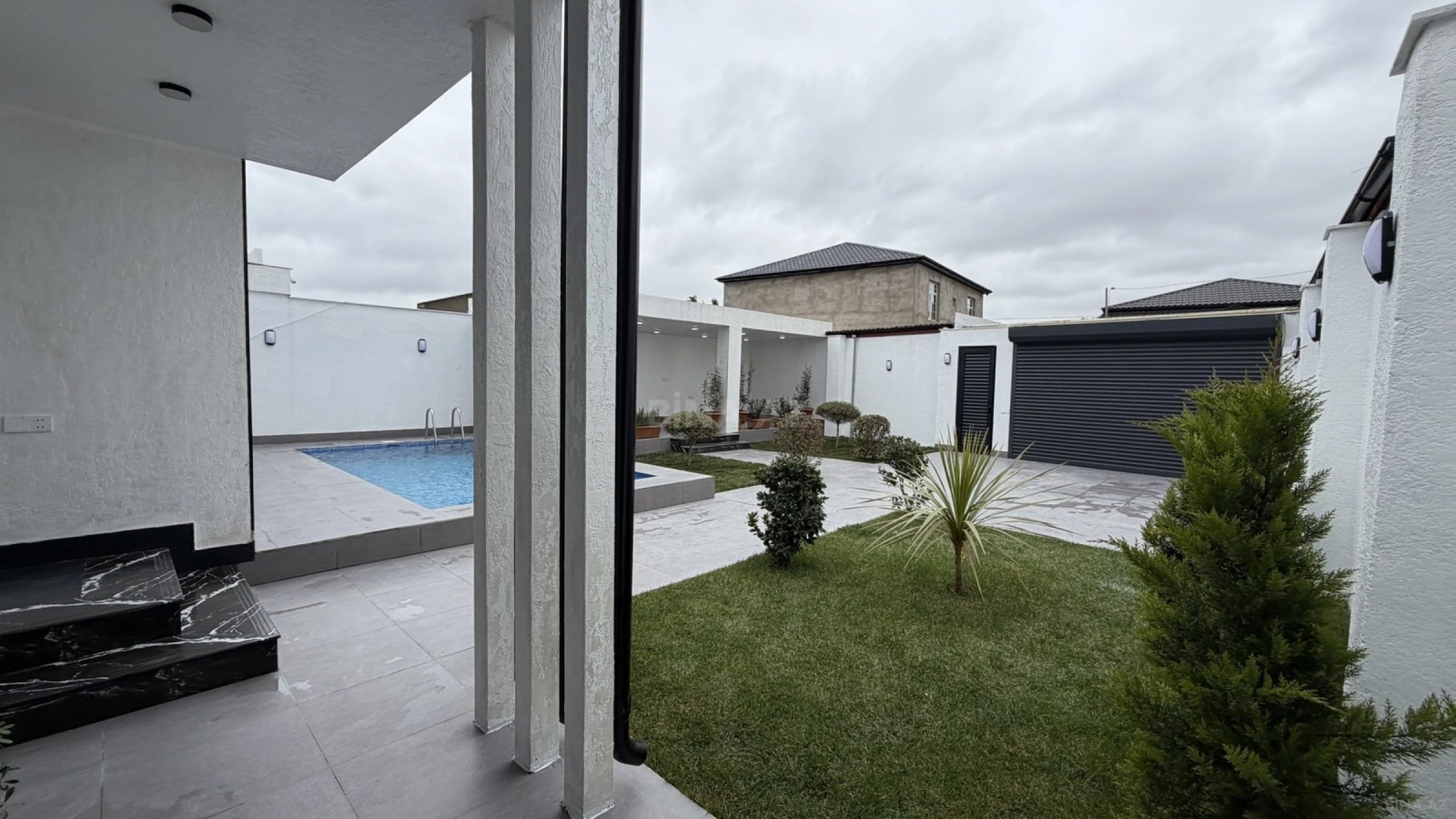 Satılır 4 otaqlı həyət evi 150 m²