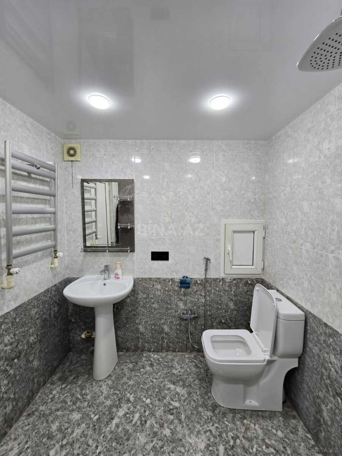 Satılır 2 otaqlı mənzil 55 m²