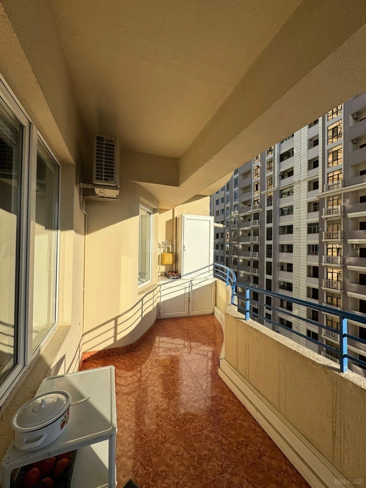 Satılır 4 otaqlı mənzil 185 m²