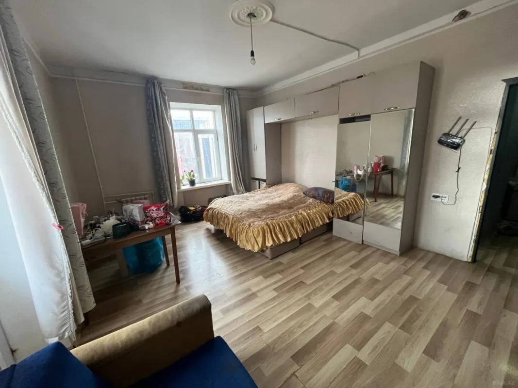 Satılır 1 otaqlı mənzil 42 m²