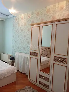 Kirayə verilir 4 otaqlı mənzil 200 m²