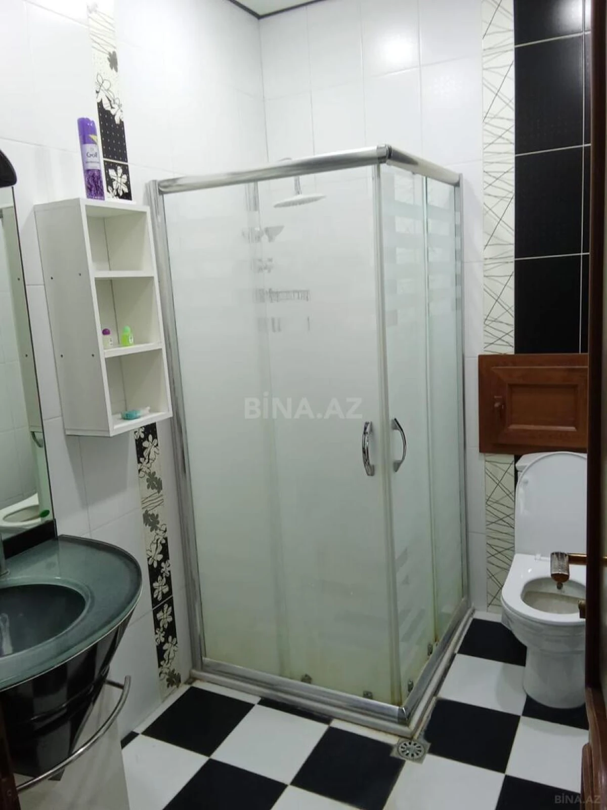 Kirayə verilir 4 otaqlı mənzil 200 m²