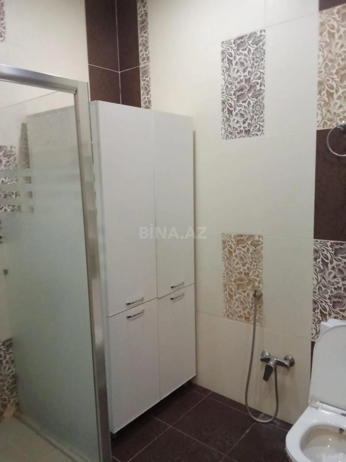 Kirayə verilir 4 otaqlı mənzil 200 m²