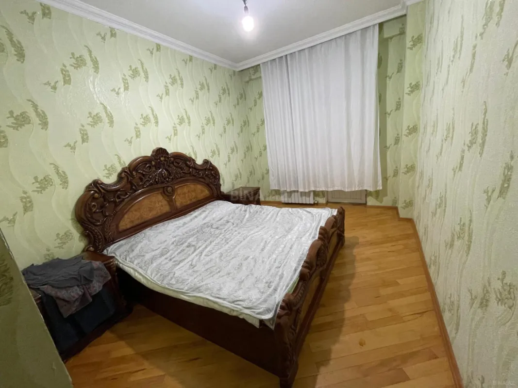 Kirayə verilir 2 otaqlı mənzil 90 m²