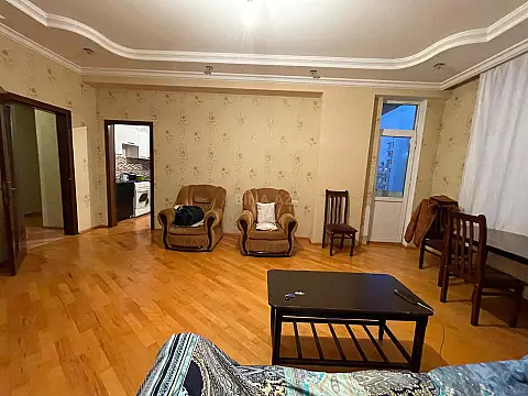 Kirayə verilir 2 otaqlı mənzil 90 m²