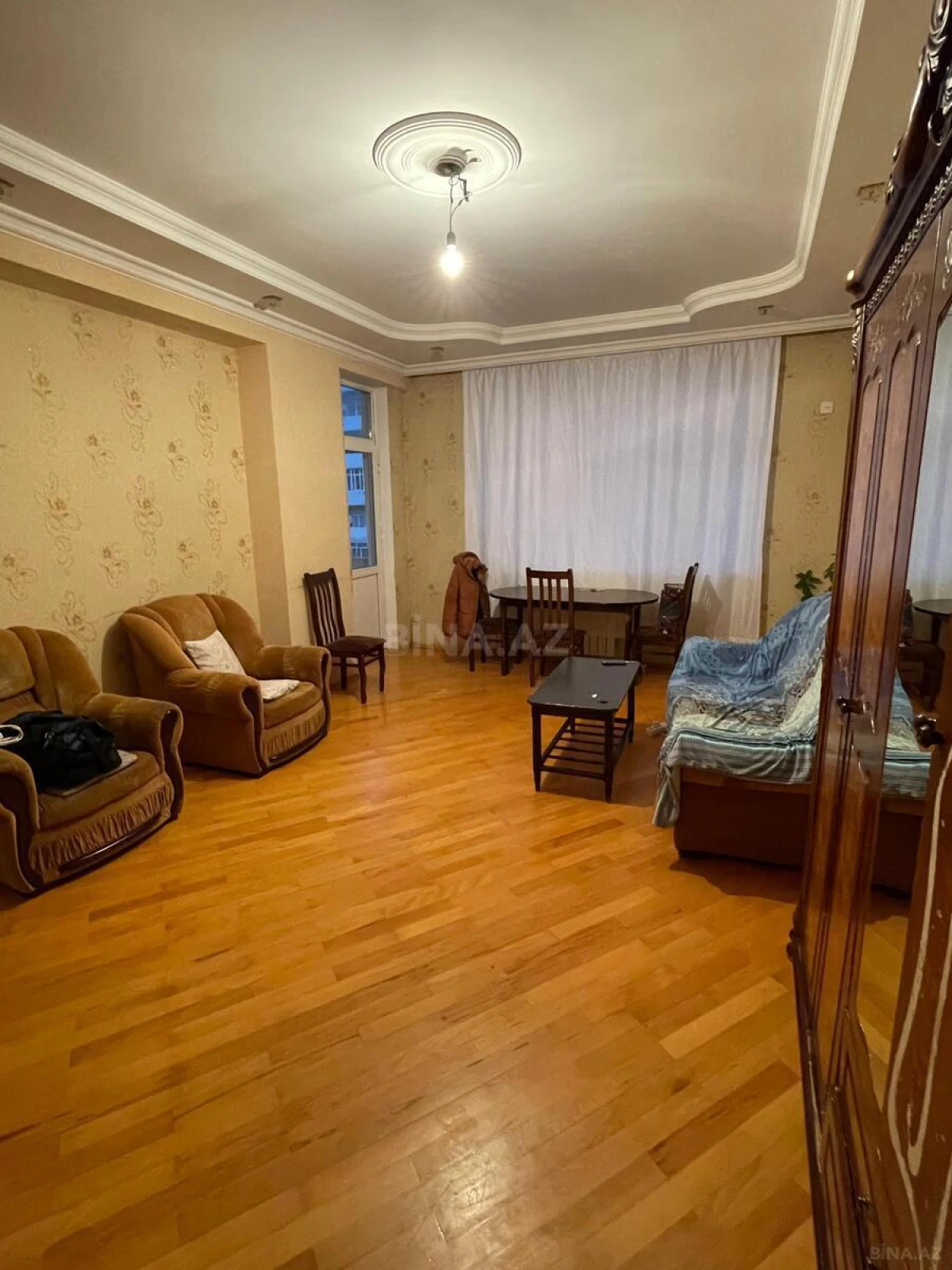 Kirayə verilir 2 otaqlı mənzil 90 m²