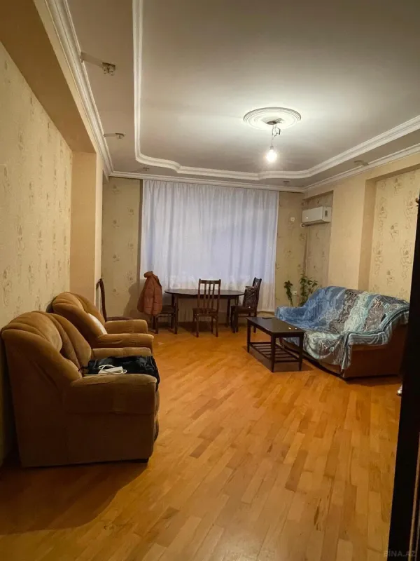 Kirayə verilir 2 otaqlı mənzil 90 m²