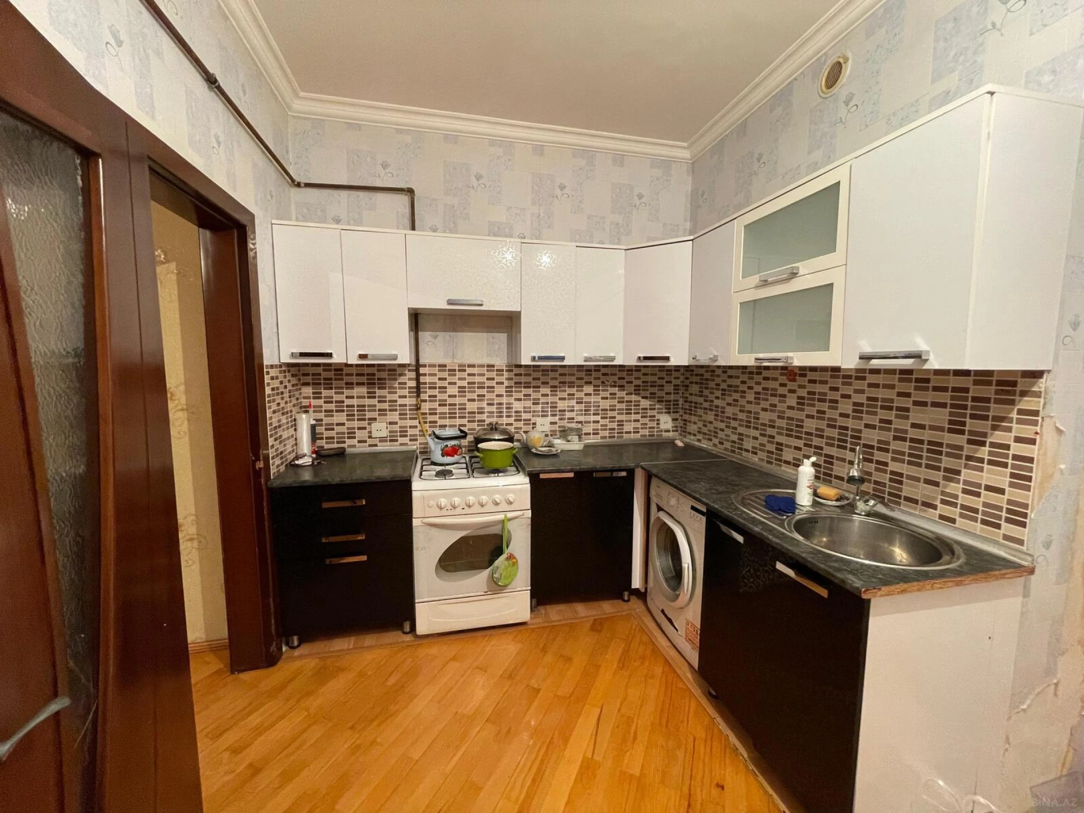 Kirayə verilir 2 otaqlı mənzil 90 m²