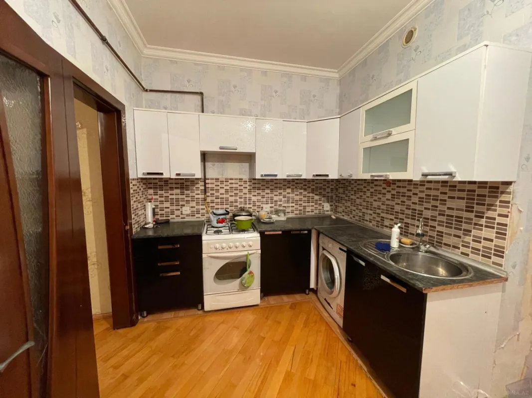 Kirayə verilir 2 otaqlı mənzil 90 m²