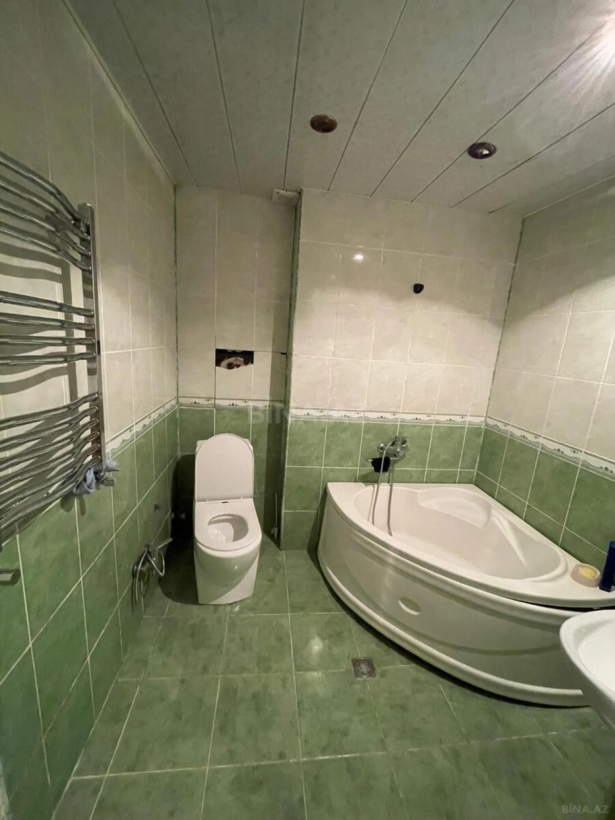 Kirayə verilir 2 otaqlı mənzil 90 m²