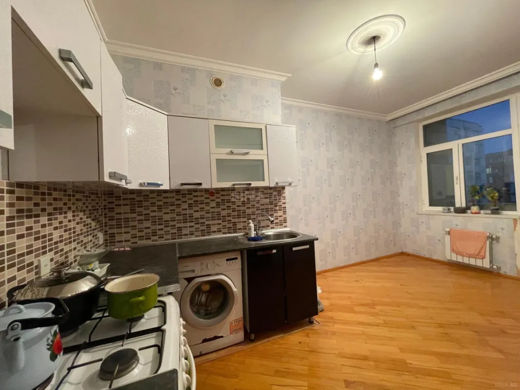 Kirayə verilir 2 otaqlı mənzil 90 m²