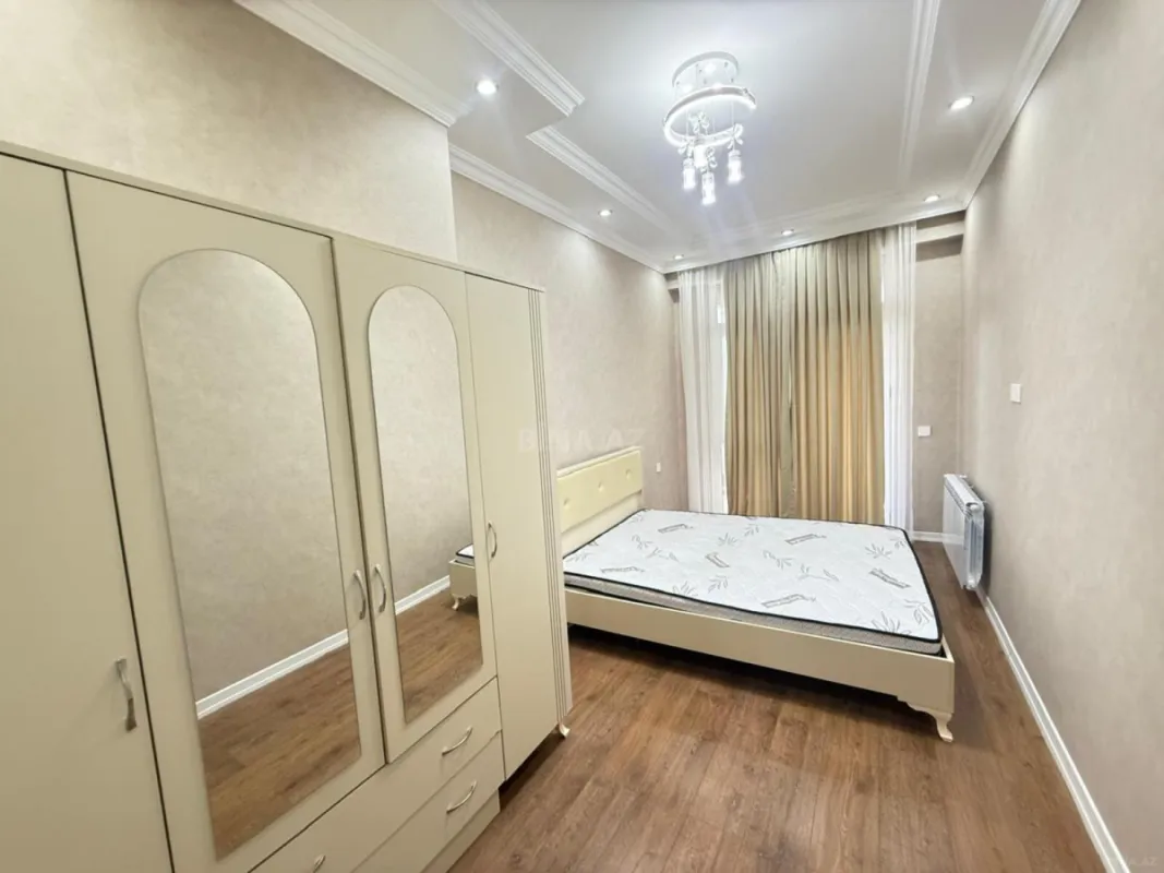 Kirayə verilir 2 otaqlı mənzil 75 m²