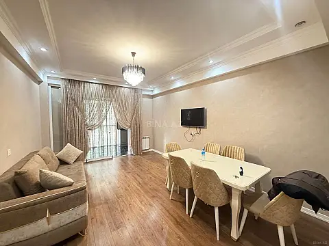 Kirayə verilir 2 otaqlı mənzil 75 m²