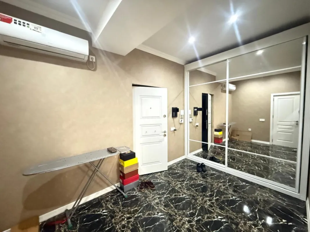 Kirayə verilir 2 otaqlı mənzil 75 m²