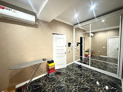 Kirayə verilir 2 otaqlı mənzil 75 m²