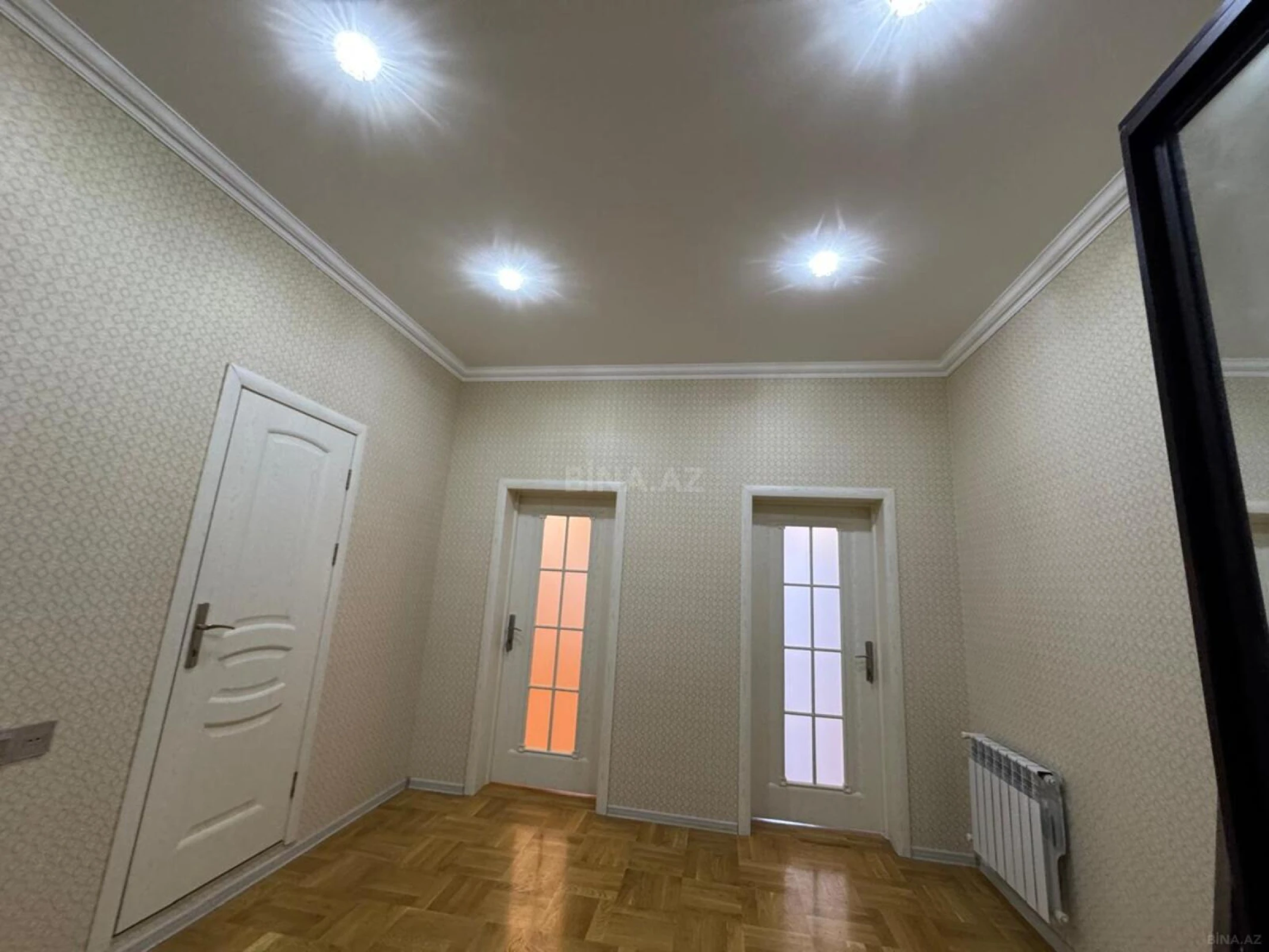 Satılır 2 otaqlı mənzil 61 m²