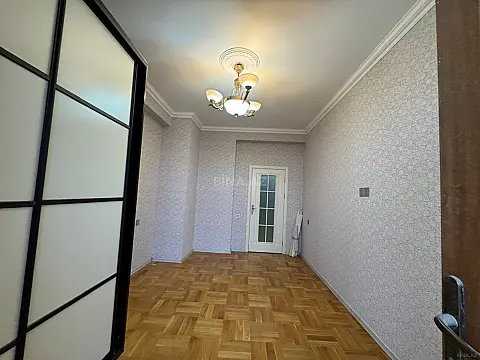 Satılır 2 otaqlı mənzil 61 m²