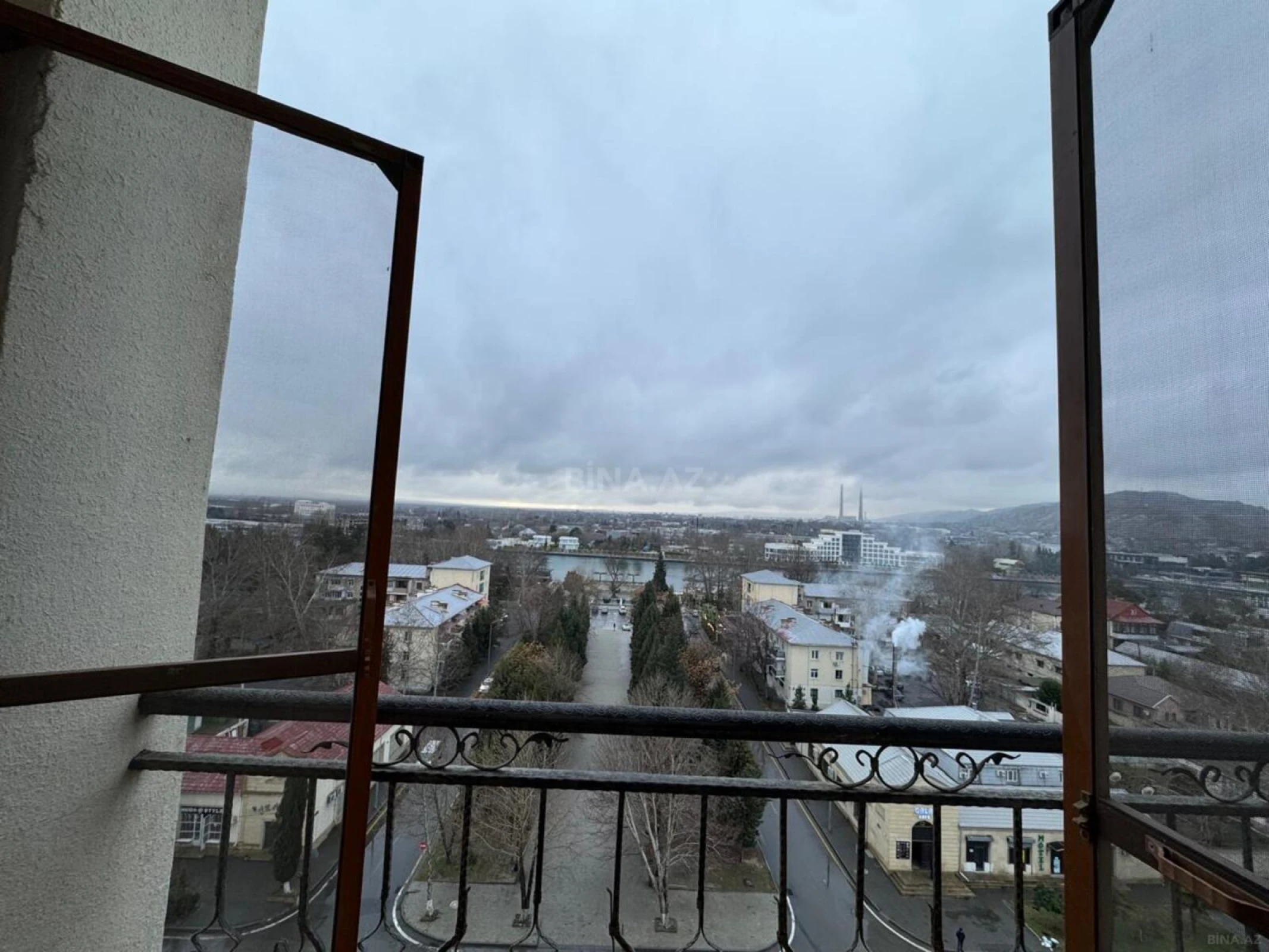 Satılır 2 otaqlı mənzil 61 m²