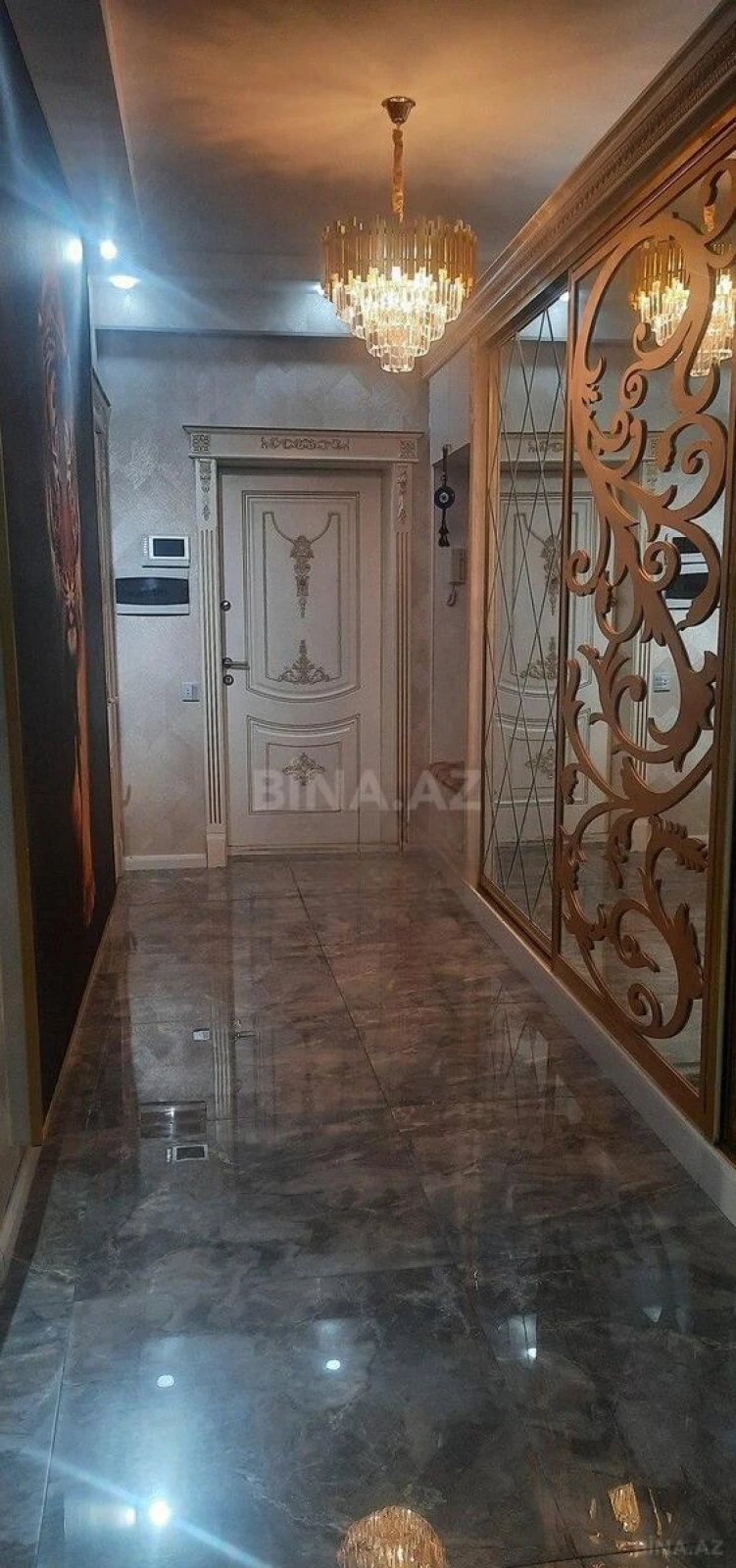 Satılır 3 otaqlı mənzil 143 m²