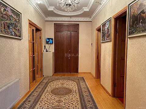 Satılır 6 otaqlı həyət evi 450 m²