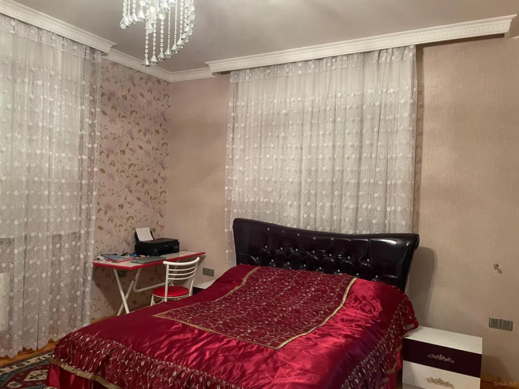 Satılır 6 otaqlı həyət evi 450 m²