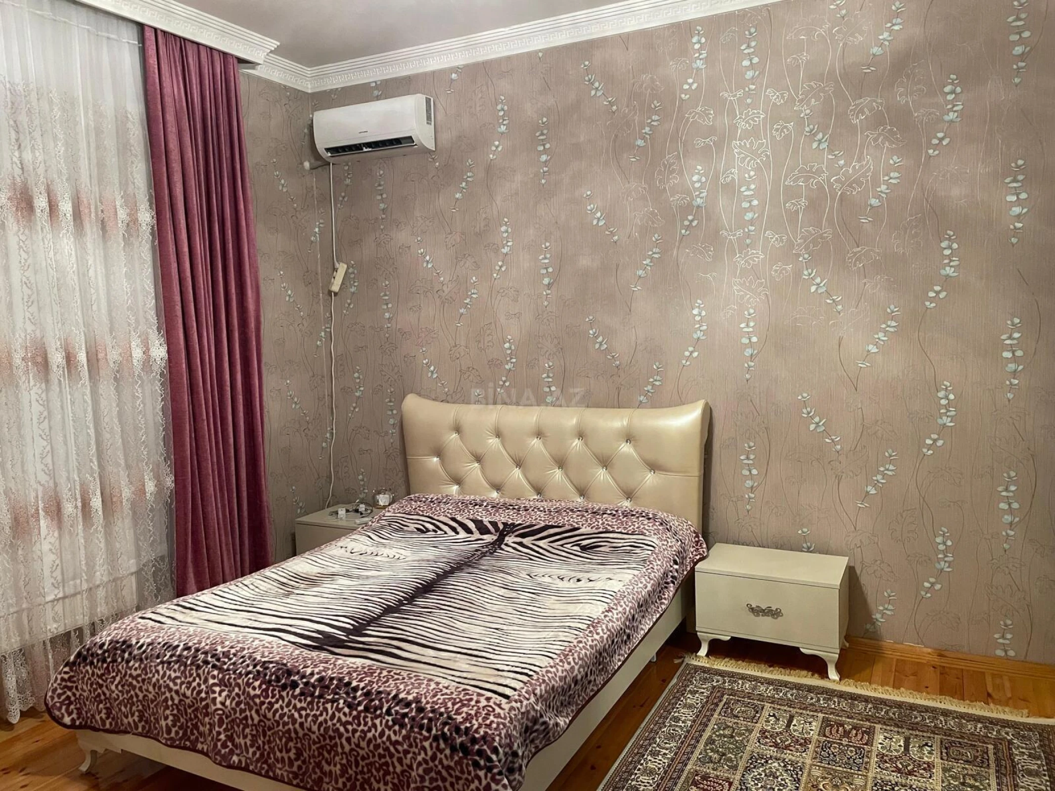 Satılır 6 otaqlı həyət evi 450 m²