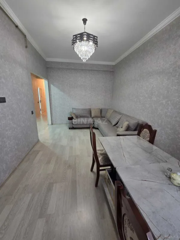 Kirayə verilir 2 otaqlı mənzil 80 m²