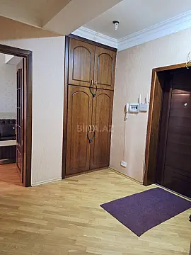 Kirayə verilir 2 otaqlı mənzil 78 m²