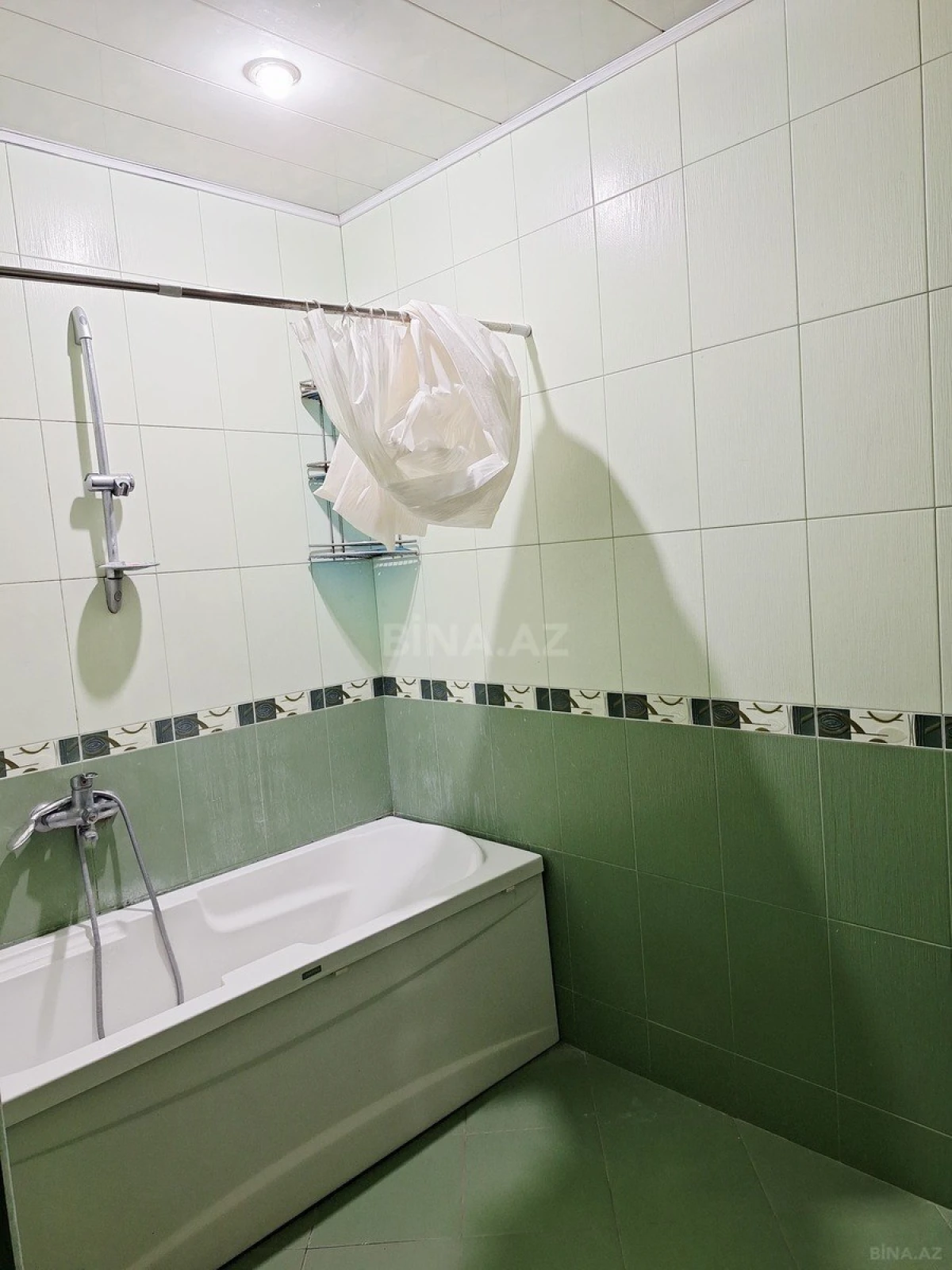 Kirayə verilir 2 otaqlı mənzil 78 m²