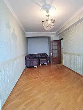 Kirayə verilir 2 otaqlı mənzil 78 m²