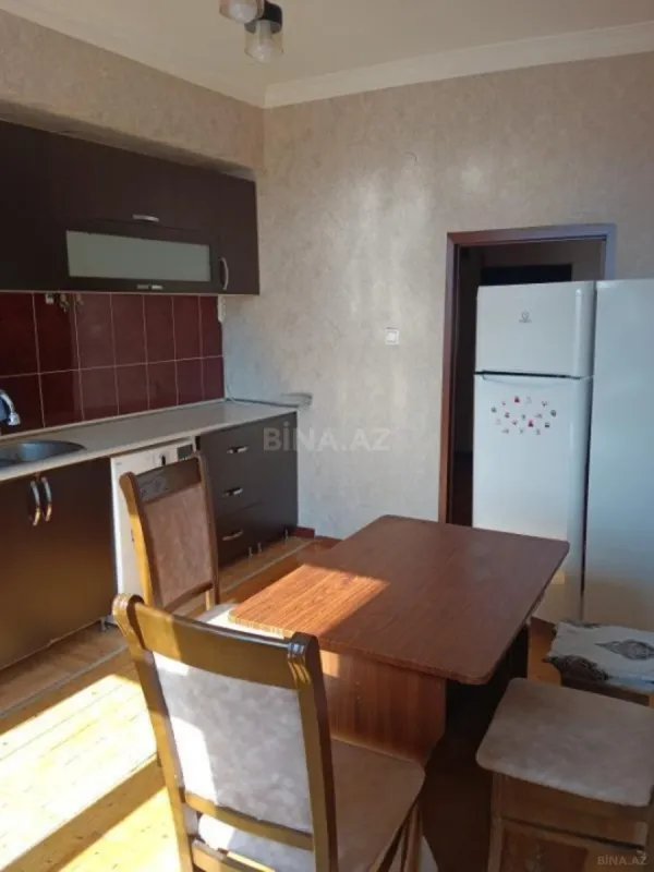 Kirayə verilir 2 otaqlı mənzil 75 m²