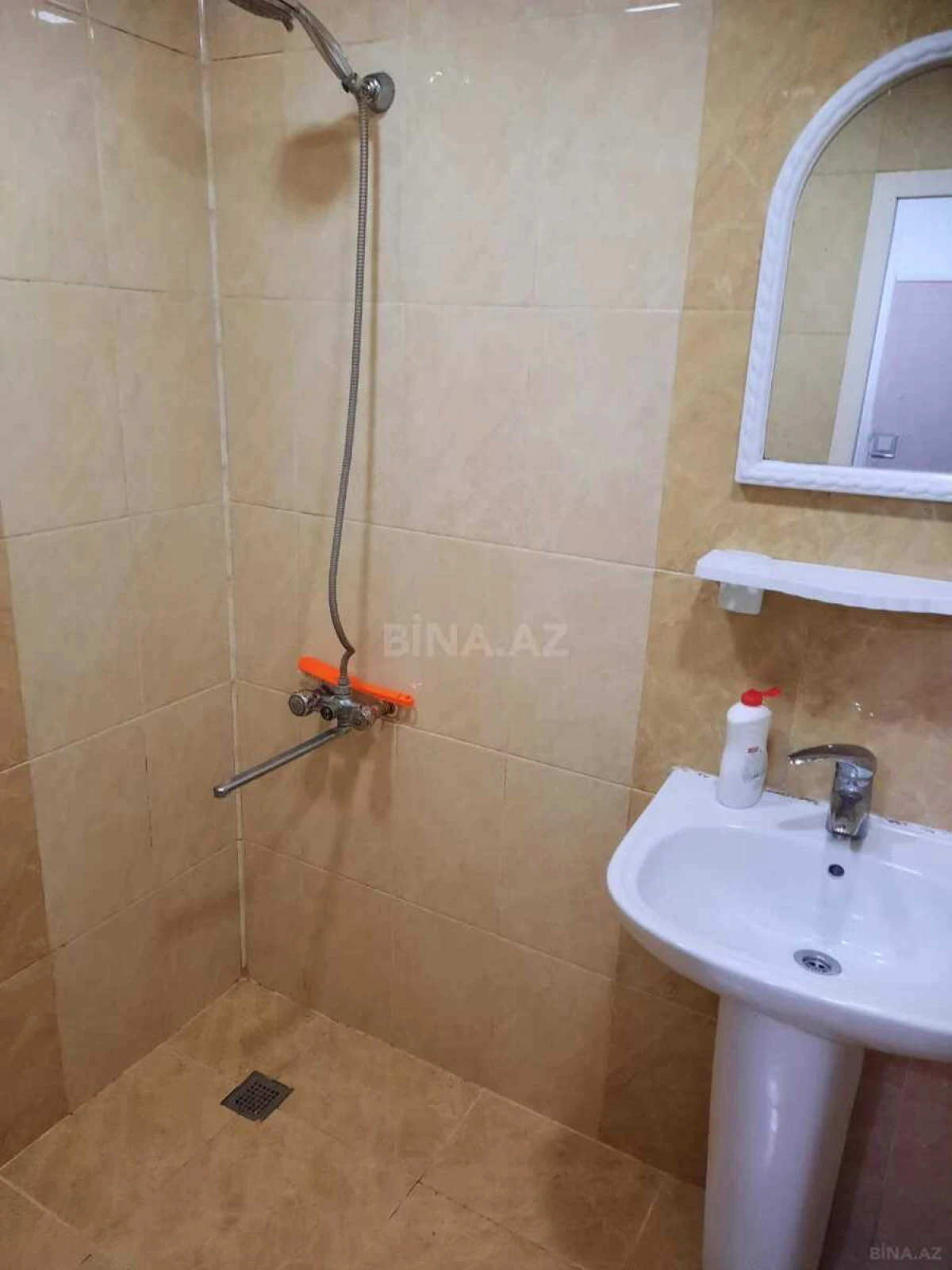 Kirayə verilir 2 otaqlı mənzil 50 m²