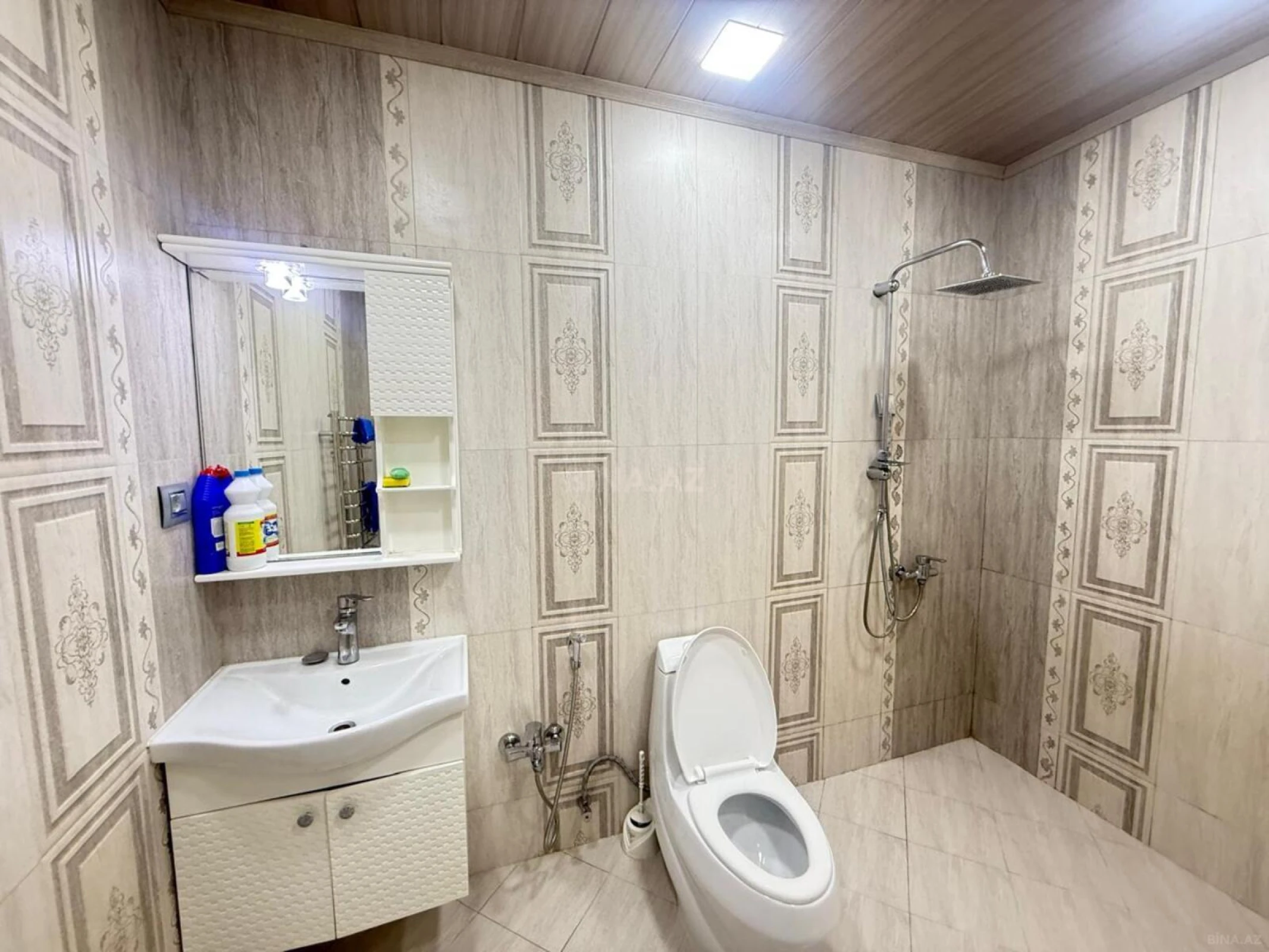 Kirayə verilir 3 otaqlı mənzil 125 m²