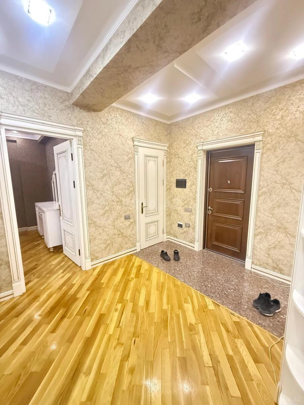 Kirayə verilir 3 otaqlı mənzil 125 m²