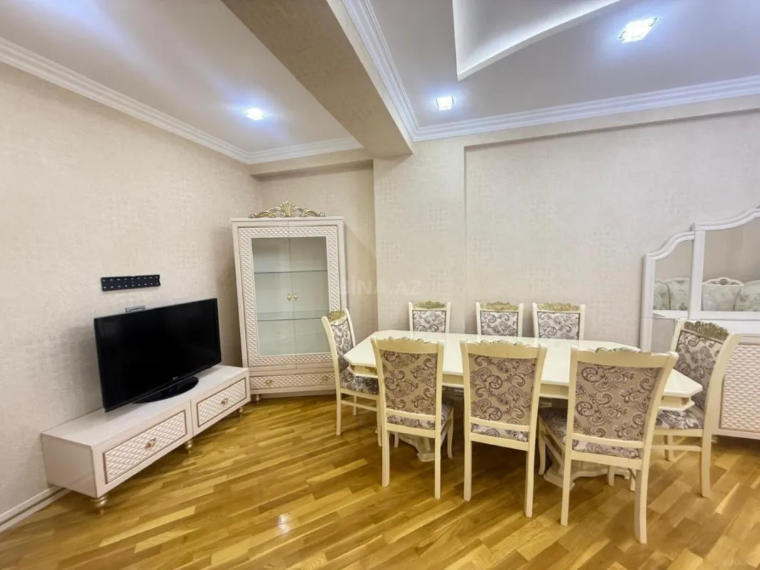 Kirayə verilir 3 otaqlı mənzil 125 m²