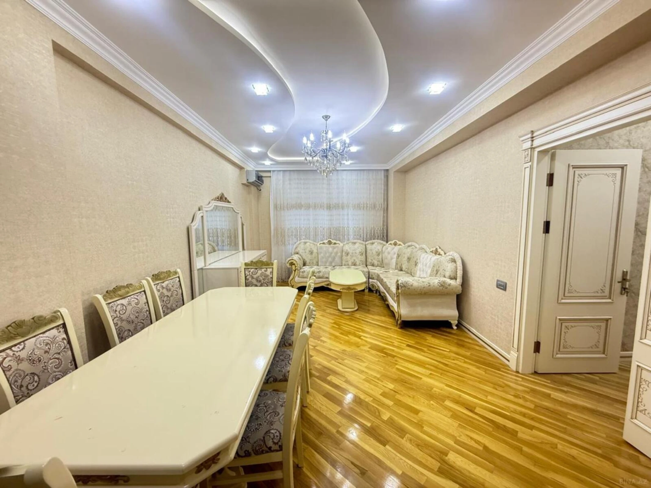 Kirayə verilir 3 otaqlı mənzil 125 m²