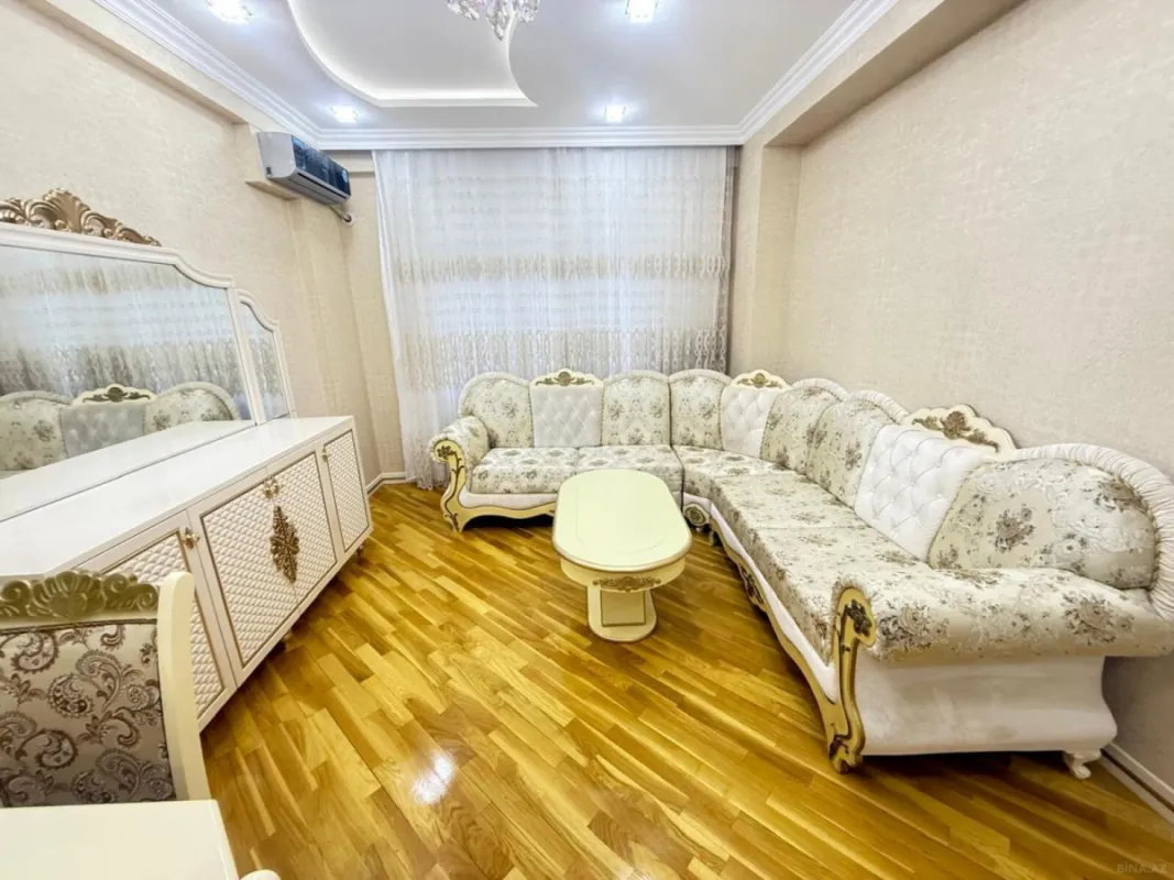 Kirayə verilir 3 otaqlı mənzil 125 m²