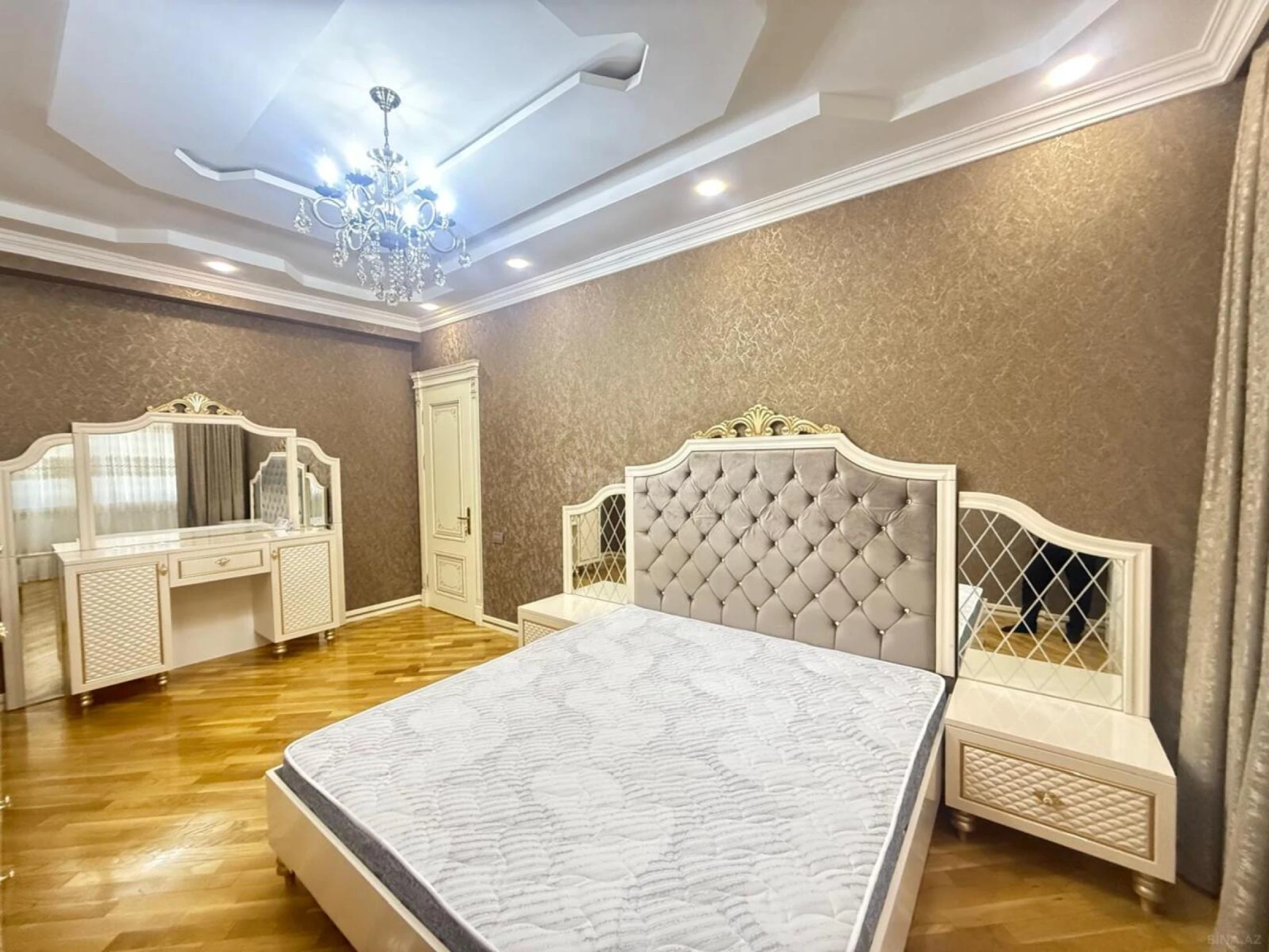 Kirayə verilir 3 otaqlı mənzil 125 m²