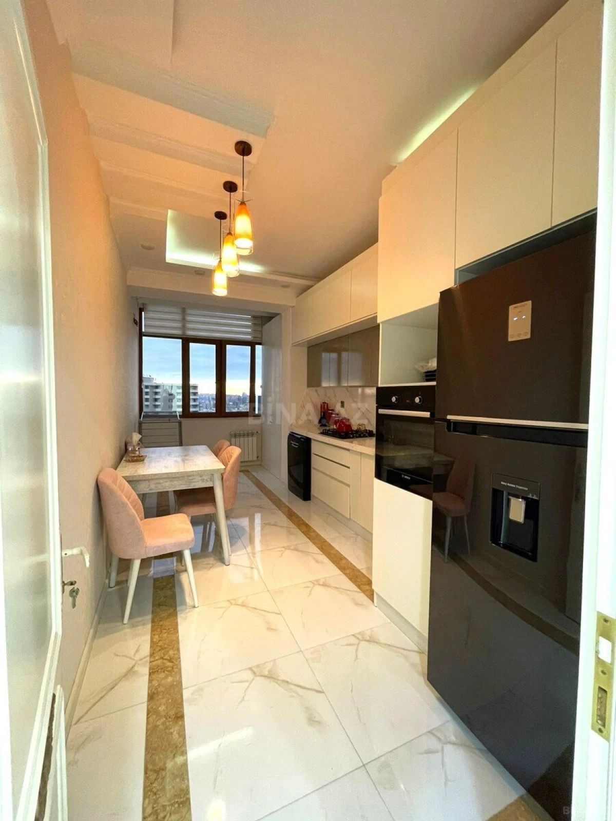 Satılır 2 otaqlı mənzil 110 m²