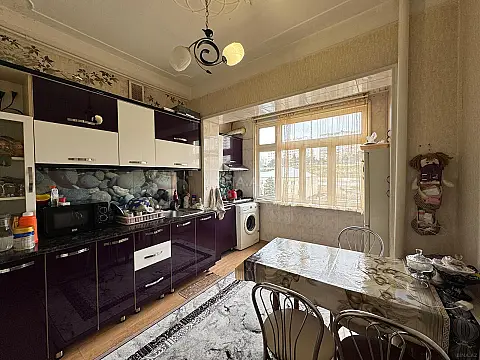 Satılır 2 otaqlı mənzil 58 m²