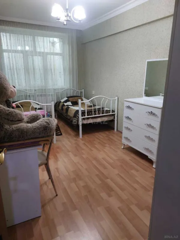 Kirayə verilir 2 otaqlı mənzil 75 m²