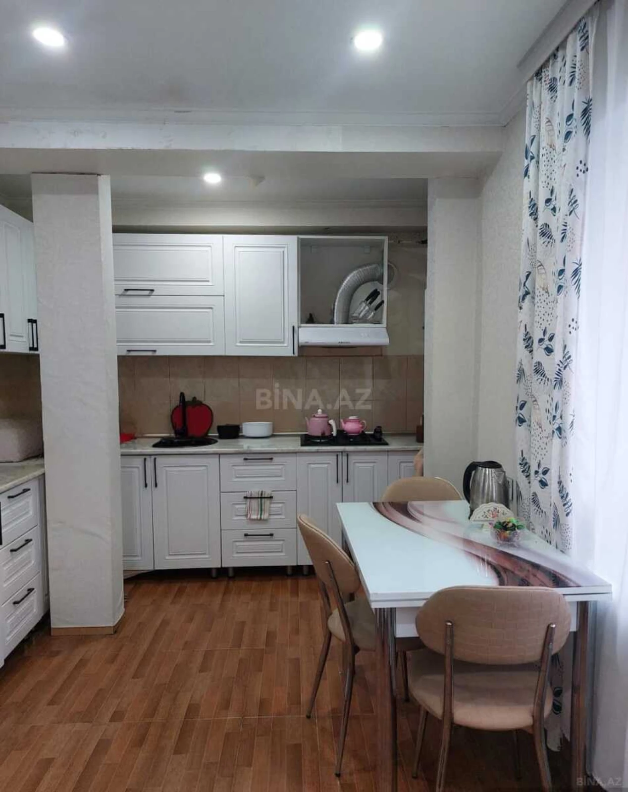Kirayə verilir 2 otaqlı mənzil 75 m²