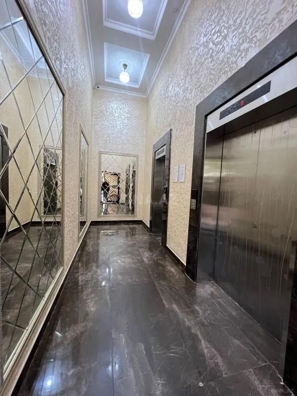 Kirayə verilir 2 otaqlı mənzil 95 m²