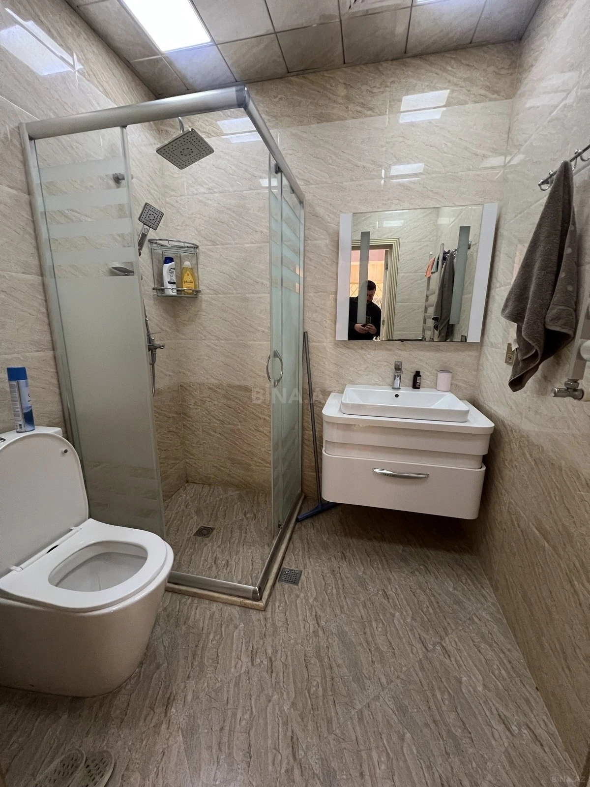 Kirayə verilir 2 otaqlı mənzil 95 m²