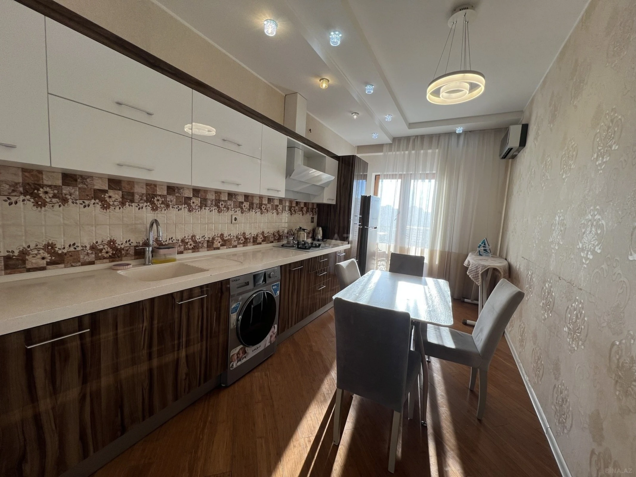 Kirayə verilir 2 otaqlı mənzil 95 m²