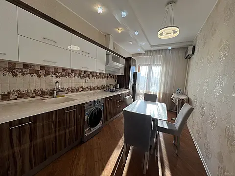 Kirayə verilir 2 otaqlı mənzil 95 m²