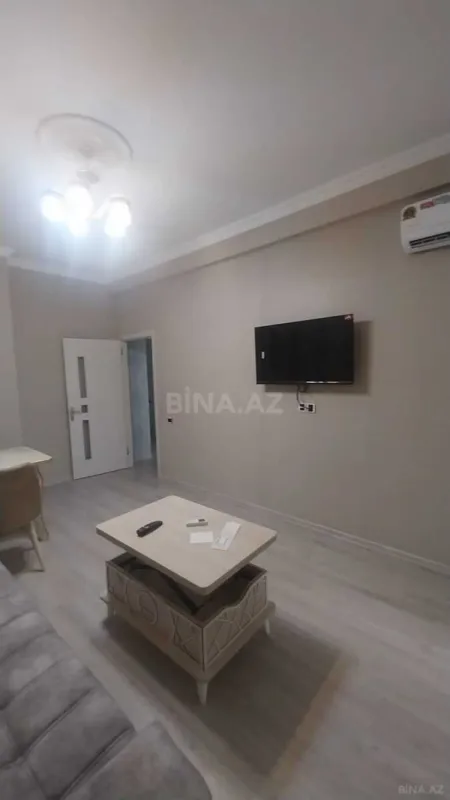 Kirayə verilir 2 otaqlı mənzil 75 m²