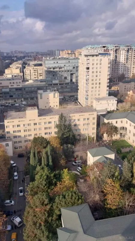 Kirayə verilir 2 otaqlı mənzil 75 m²