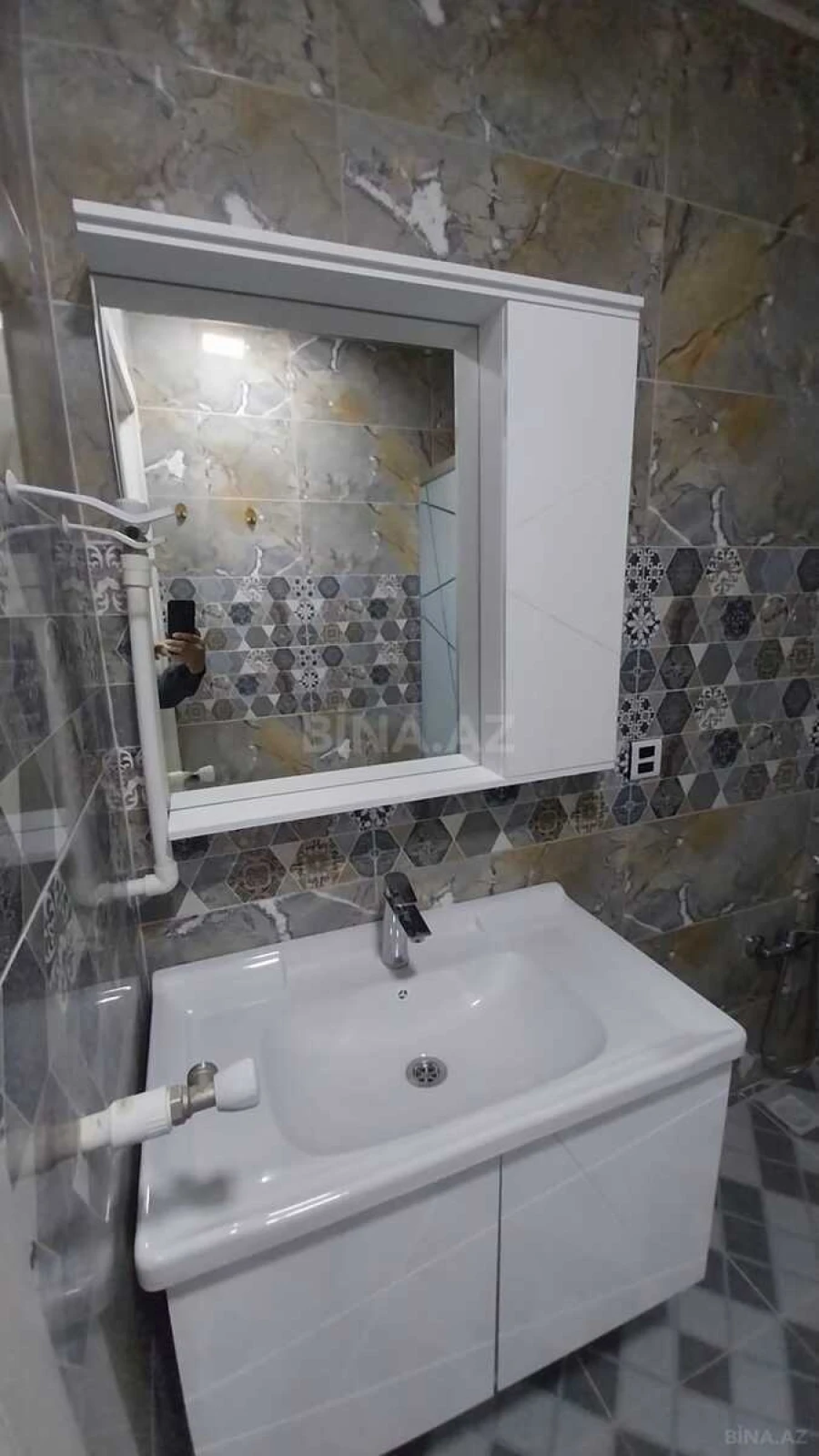 Kirayə verilir 2 otaqlı mənzil 75 m²