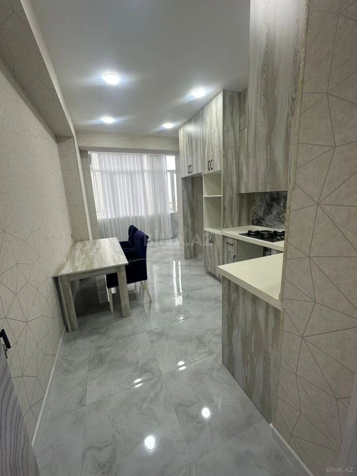 Satılır 4 otaqlı mənzil 109 m²
